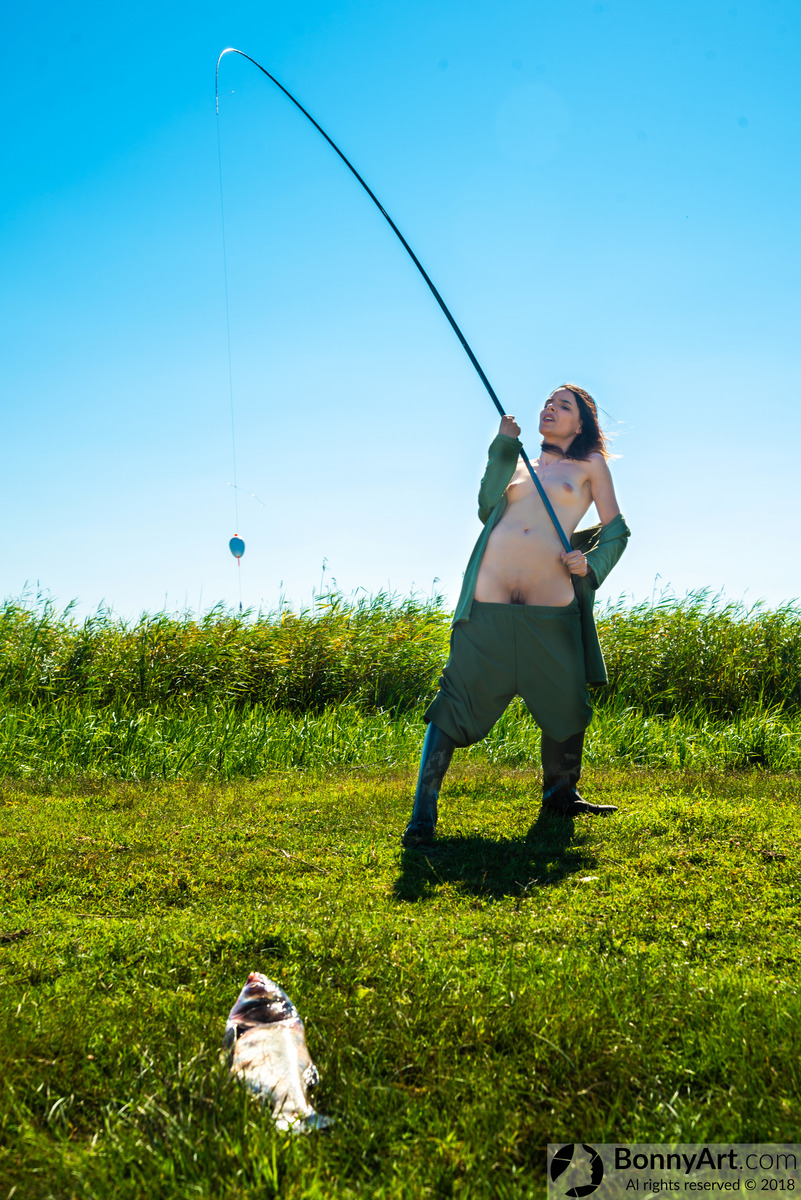 Fisherman Girl Caught the Fish with Pants Down Pussy